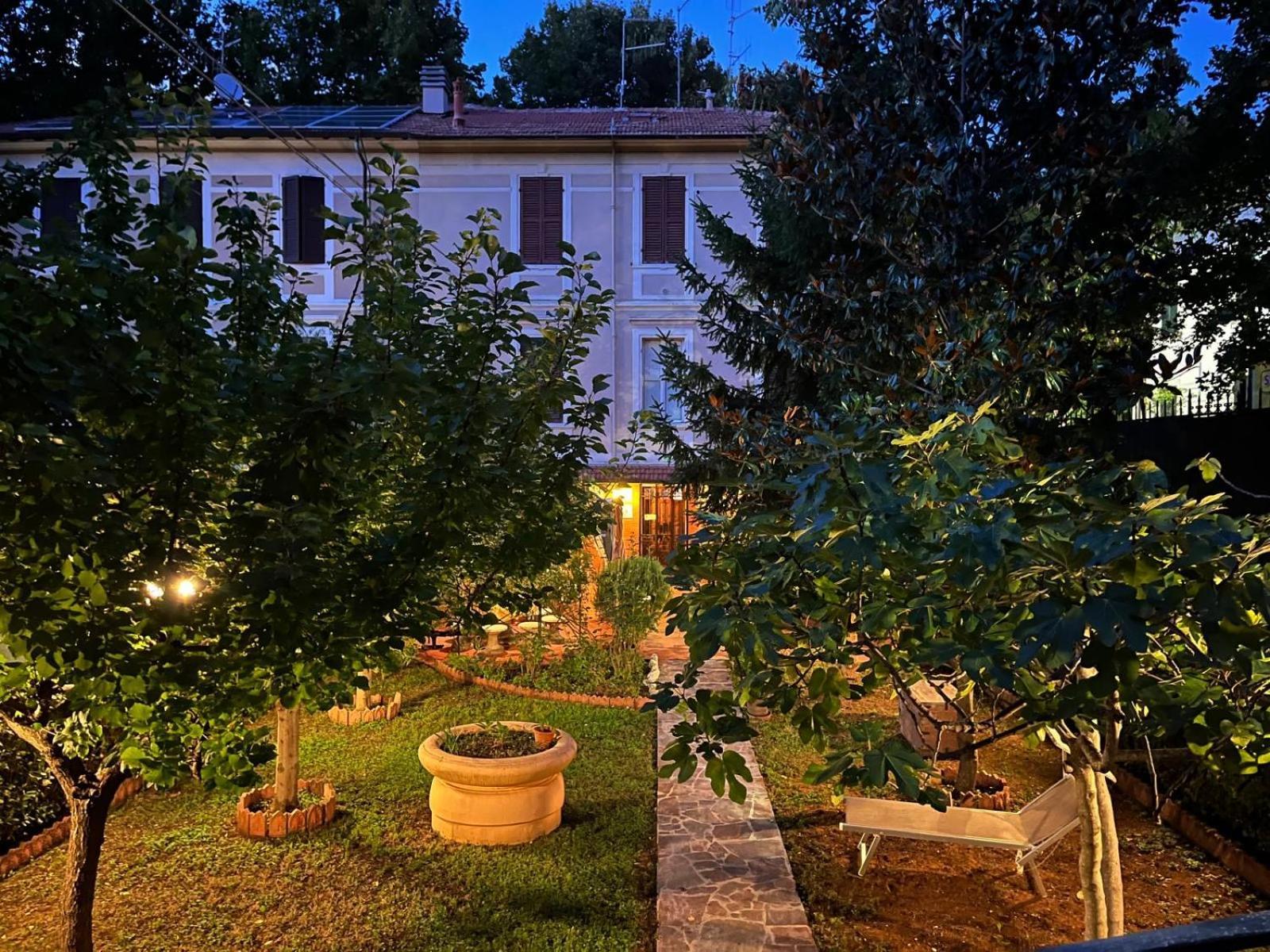 Buonarroti 19 *
